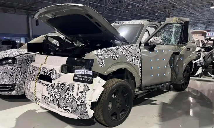 FREELANDER神行者实车谍照，奇瑞与捷豹路虎打造将于3月31日首发
测试车