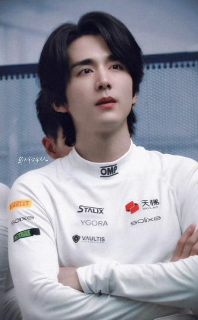 申请把长发焊死在张新成头上