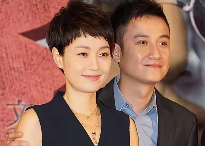 马伊琍做梦没想到
出轨前夫6年后彻底变样，一个逆风翻盘，一个畏畏缩缩！
娱乐圈最