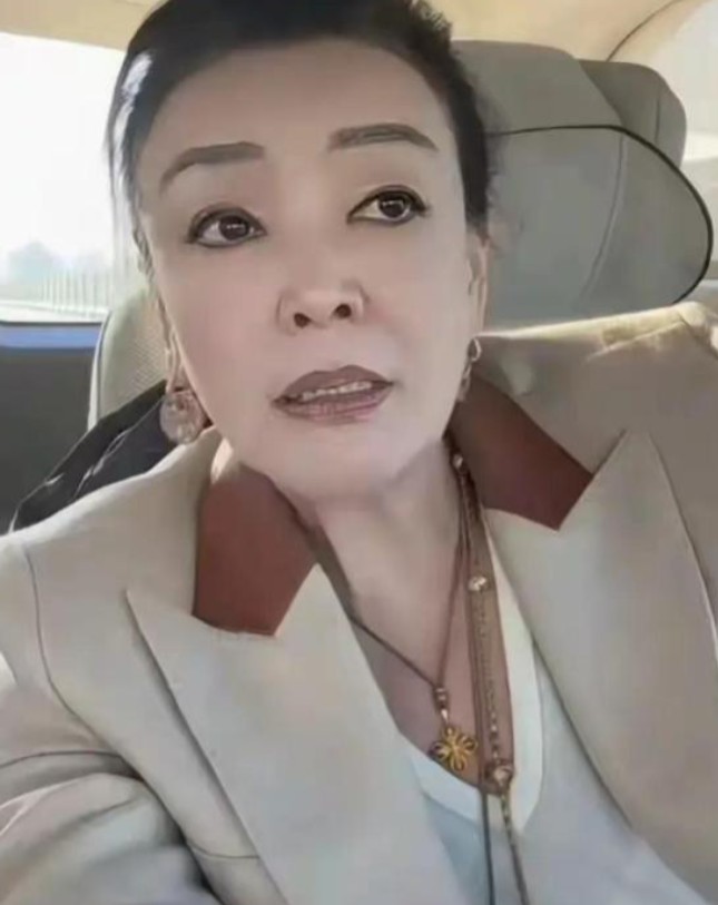 马筱梅是不是有点产后抑郁了啊？说只想当婆婆，不想生女儿。
 
她这么说是不是觉得