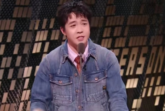 俞灏明其实我也是0713的一员
他们之前也来找过我，让我跟他们一起再就业，我心里