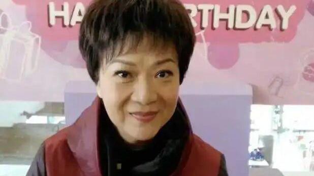 恭喜！TVB资深绿叶宣布成功续约，入行至今参演超过200部作品