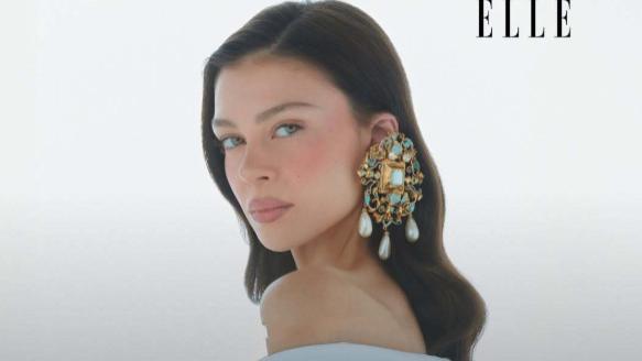 妮可拉拍摄时尚大片！五套造型一套比一套惊艳，采访时夸大布体贴