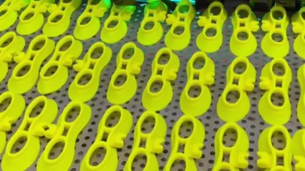 硅胶眼镜喷油性 PU 手感漆用什么处理剂？
