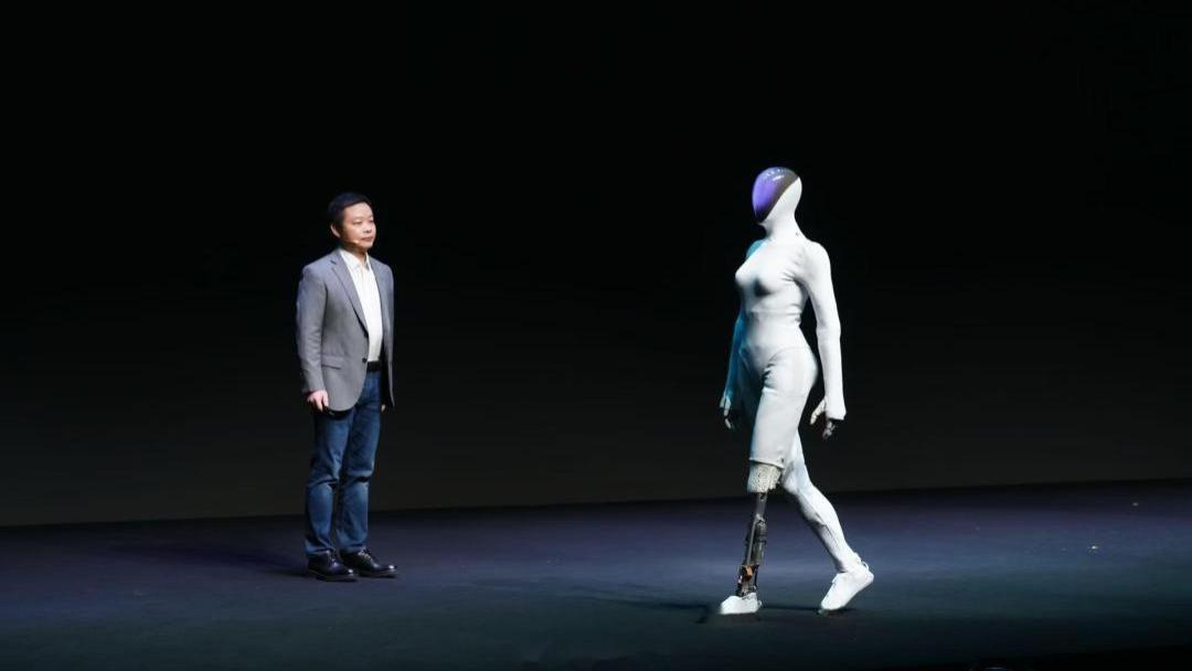 何小鹏, 蚂蚁的"AI理想型"