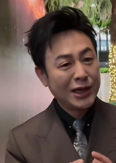 一向低调的张颂文冲上热搜
没想到他面对媒体的回应，硬气回应，到底怎么回事呢？
举