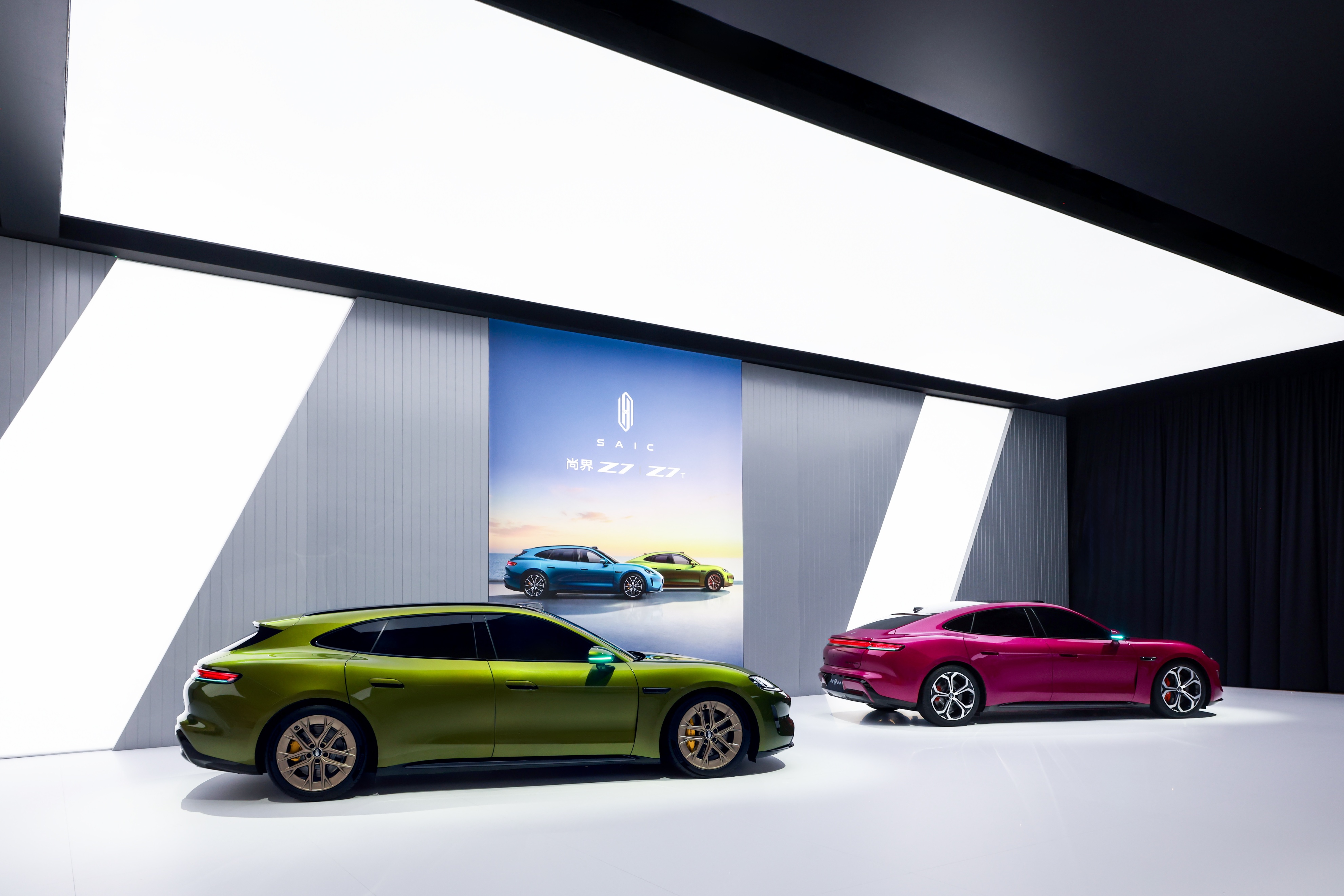 就在今天，3月23日，尚界Z7与尚界Z7T双车同步启动预订，预售价22.98万起