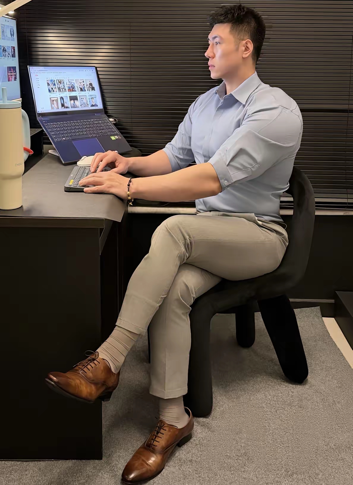 这种男的是很受女人喜欢？？谁懂