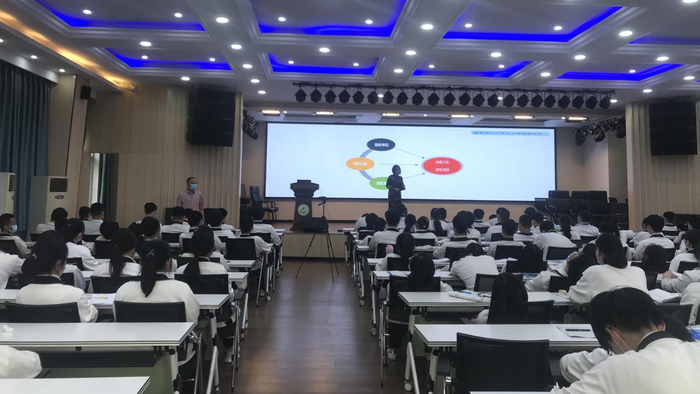 直面成长“拦路虎”：潘新凌青少年心理研究中心专项破解厌学与手机成瘾难题