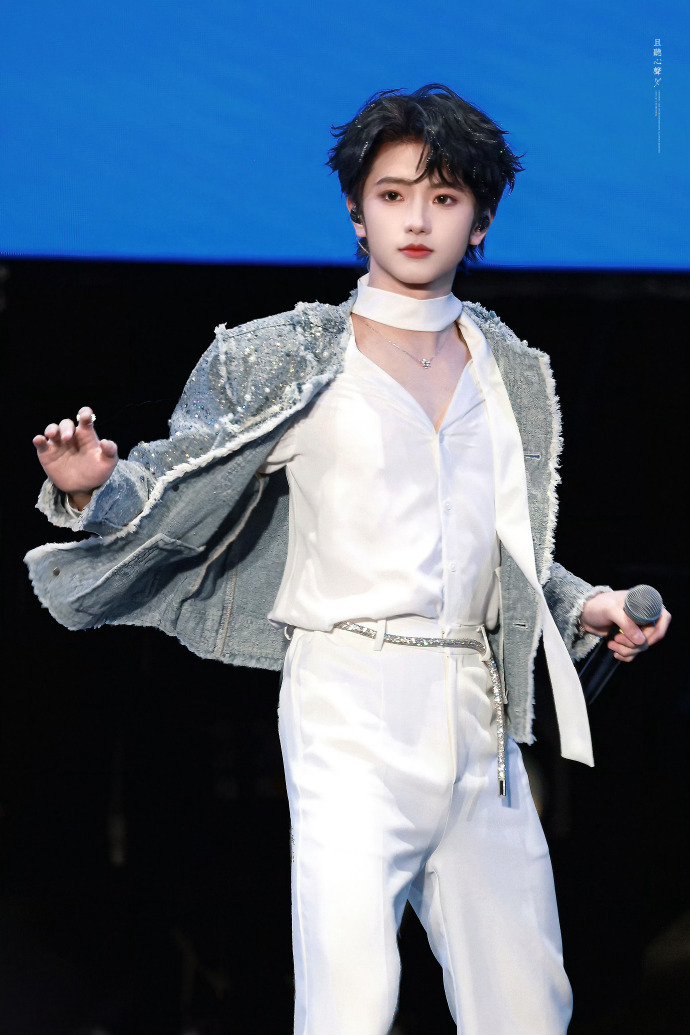 csgo官方关注了穆祉丞
穆祉丞做什么都优秀