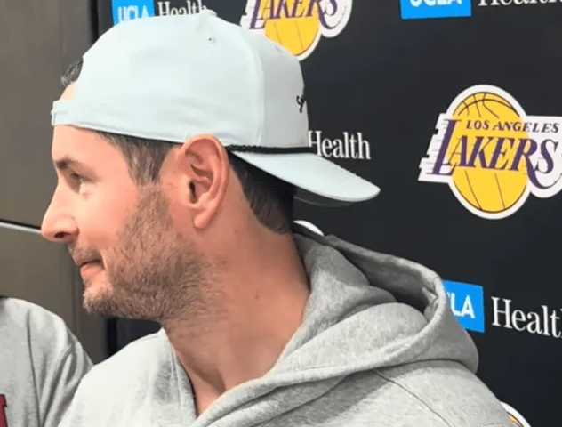 湖人主帅雷迪克谈到卢卡-东契奇近期状态有所起伏。表示：“他的职责就是得分、助攻、