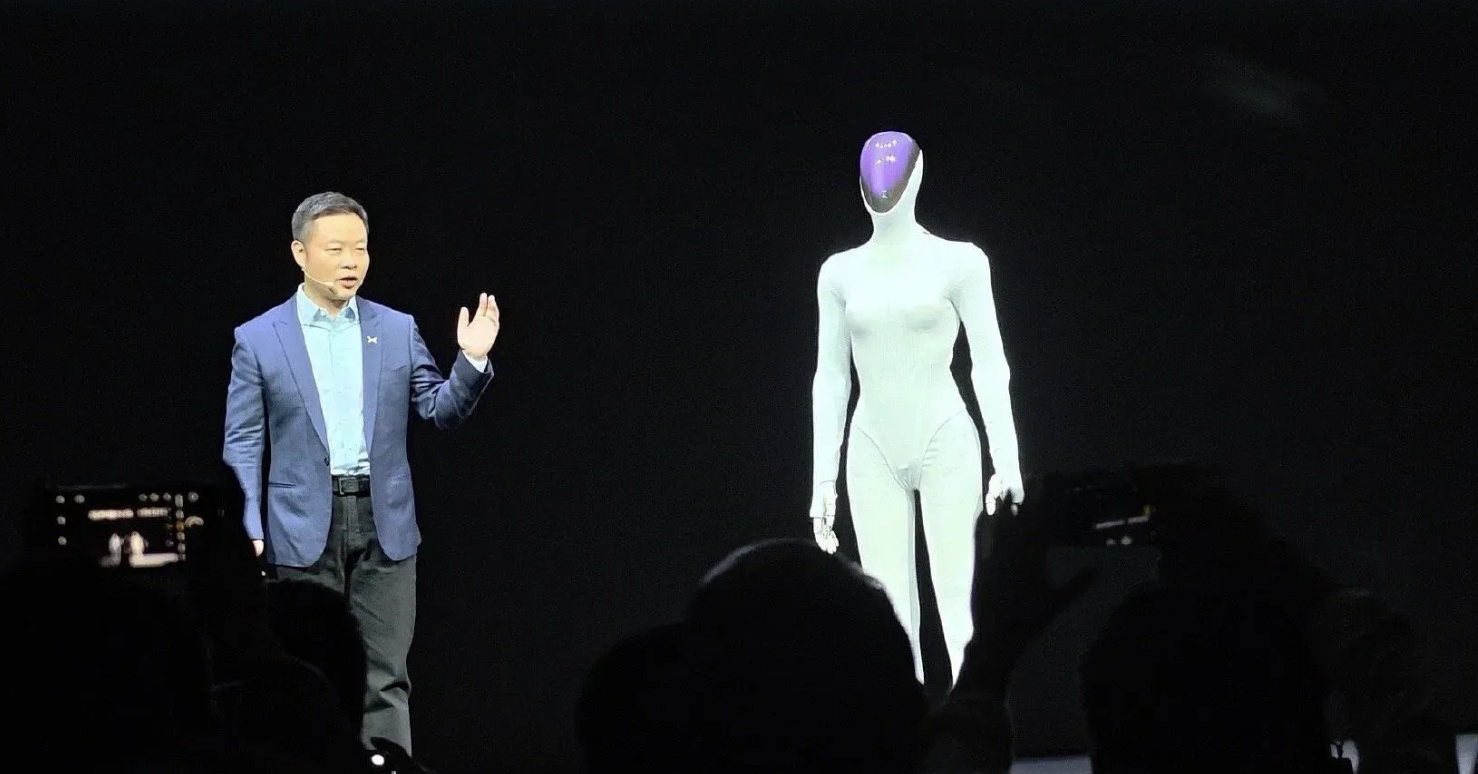 车企“内卷”新战场：纷纷跨界造机器人和飞行汽车