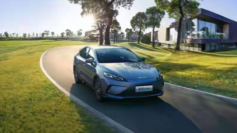 比亚迪海豹05DM-i新车型上市，纯电续航210公里，售8.98万元起