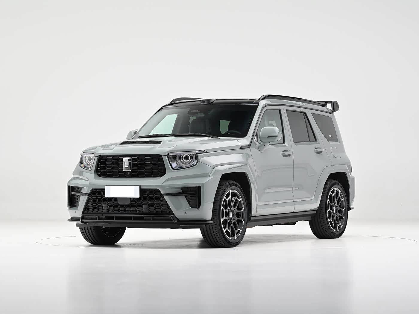 中大型插混SUV即将上市！搭载3.0TV6+P2电机，硬朗外