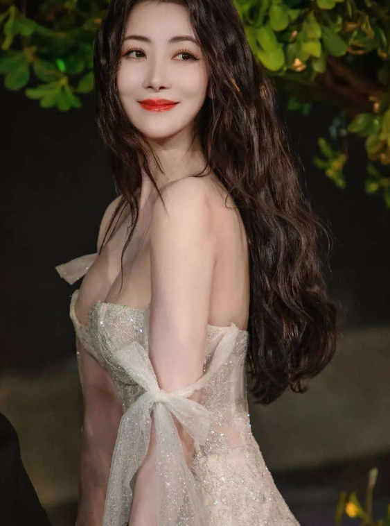 50岁的陈紫函生育的希望越来越渺茫
可她早已看淡了得失，不再执着于一定要拥有自己