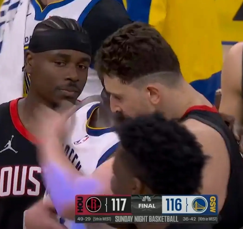 老杜学会了老詹的绝技
火箭客场117-116，1分险胜勇士。库里选择本场打火箭回