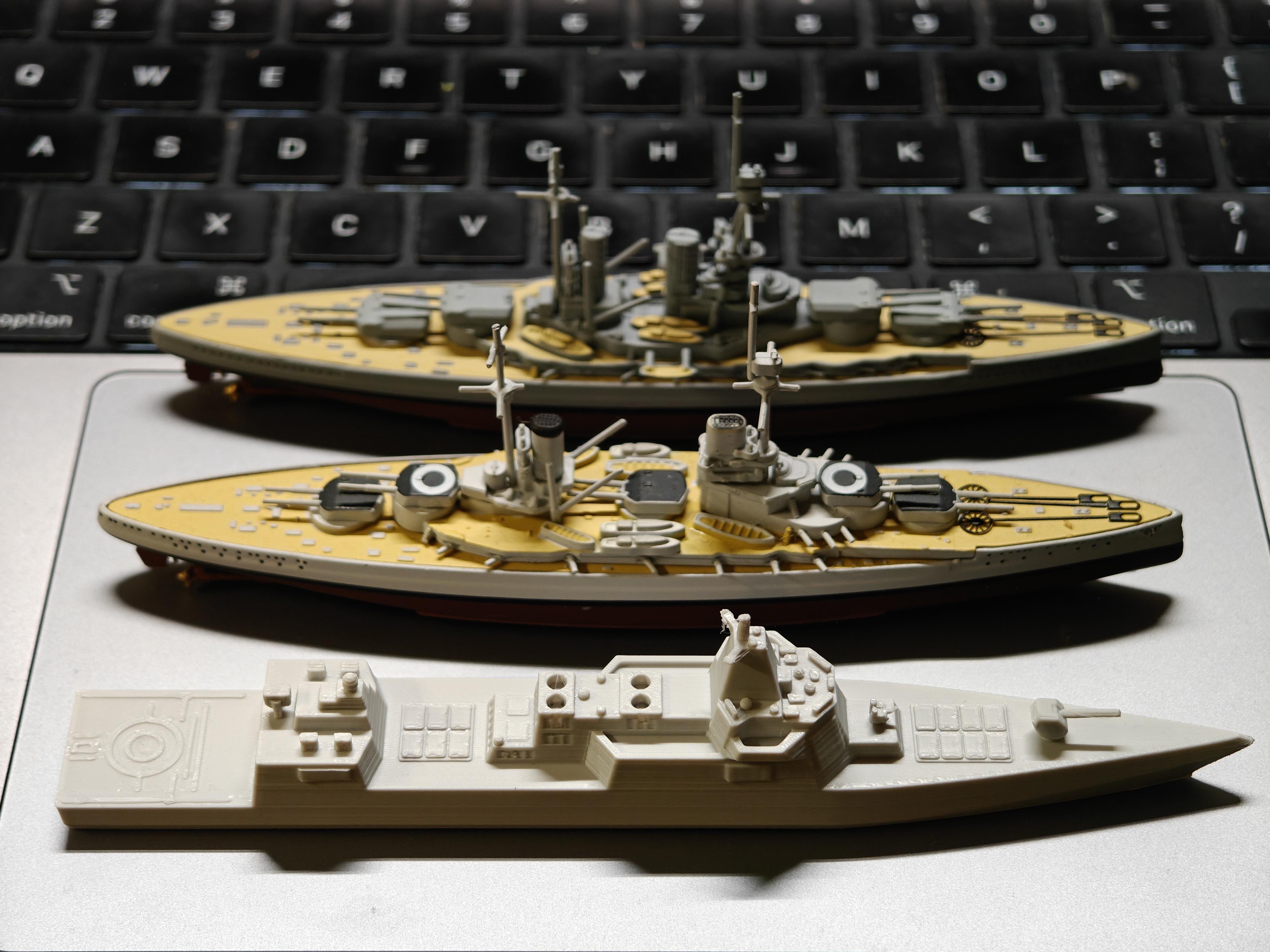 有一些声音总说055大驱被过度神话了，其实网友们对055的习惯性低估，主要还是被