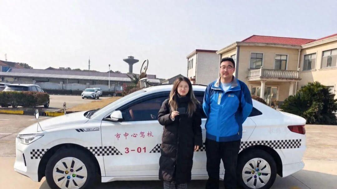 追着阳光跑的教练，和被他“圈粉”的学员们