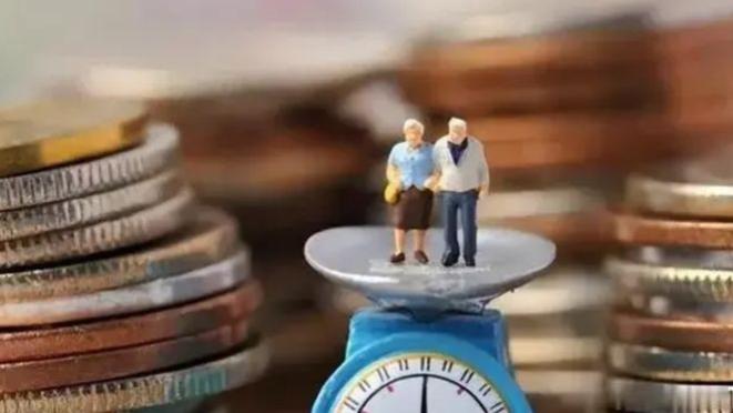 扎心现实：如今很多普通家庭，全靠父母的退休金“续命”