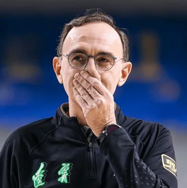 辽宁男篮主教练乌戈谈郭艾伦赛季报销，他表示：我做了他两年教练，希望他能早日康复，