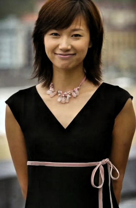 徐静蕾的洛杉矶生活撕碎了明星剧本
没有红毯闪光灯，只有文房四宝与高尔夫球杆的并置