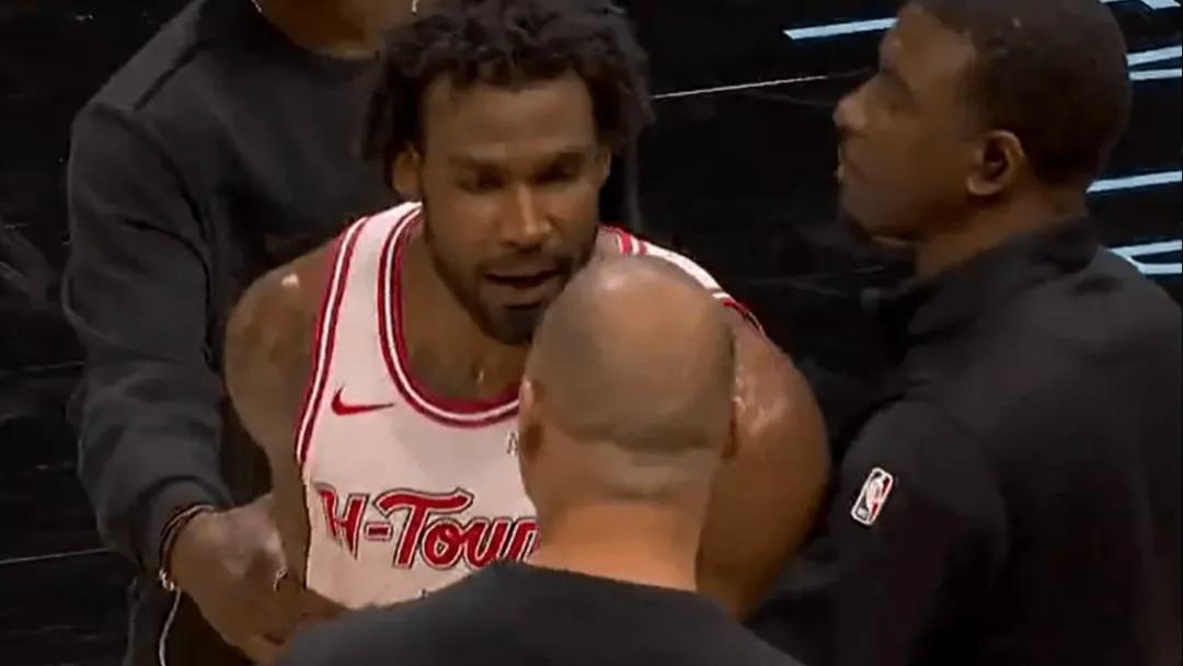 火爆啊！场边冲打主帅！交易！DNP！要拆队呀？别这样，好歹西部第3