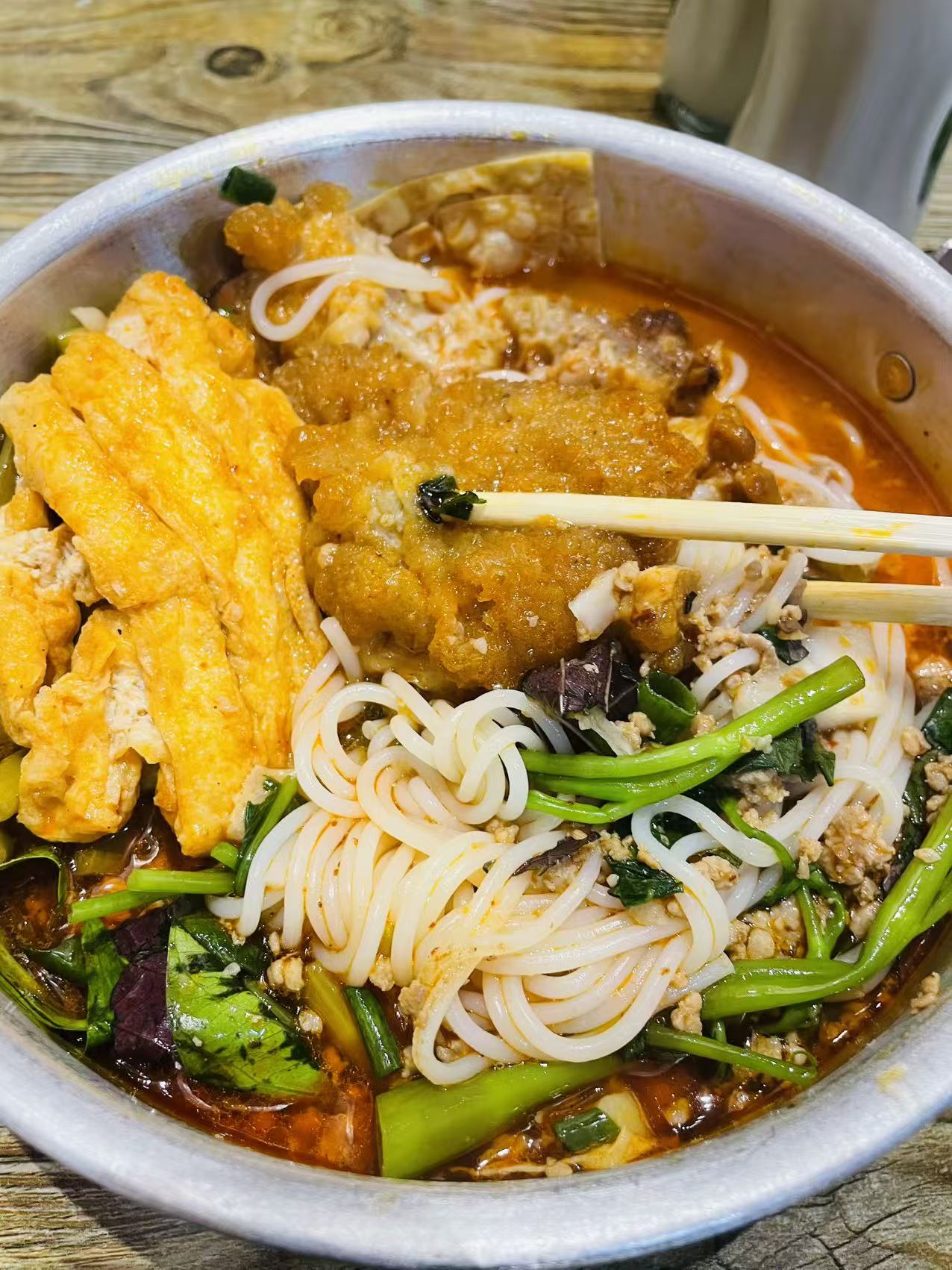 长沙地道的螺蛳粉，这家好好吃！