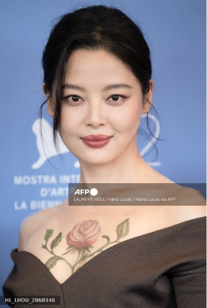 以前对她的印象是演技挺好的但看完花少后觉得她性格好有趣哈哈哈