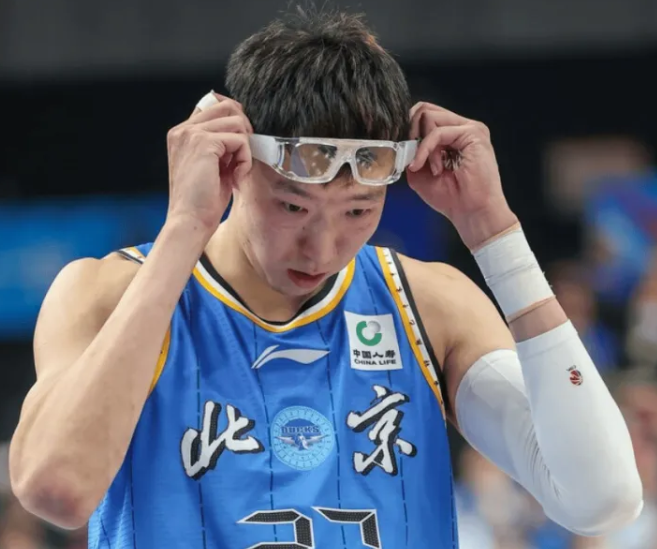 世界杯预选赛：中国男篮将对阵中国台北男篮。
赛前，本场比赛解说嘉宾周琦表示：“这