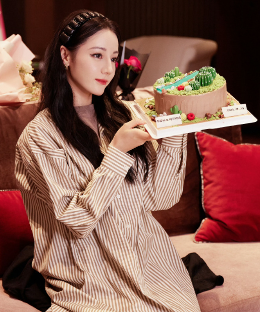 我盼你名声四起，但我更盼你平平安安快快乐乐