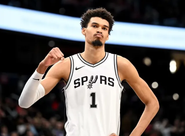 马刺和开拓者系列赛大比分1-1平，G3明天开打。
据美媒Underdog NBA