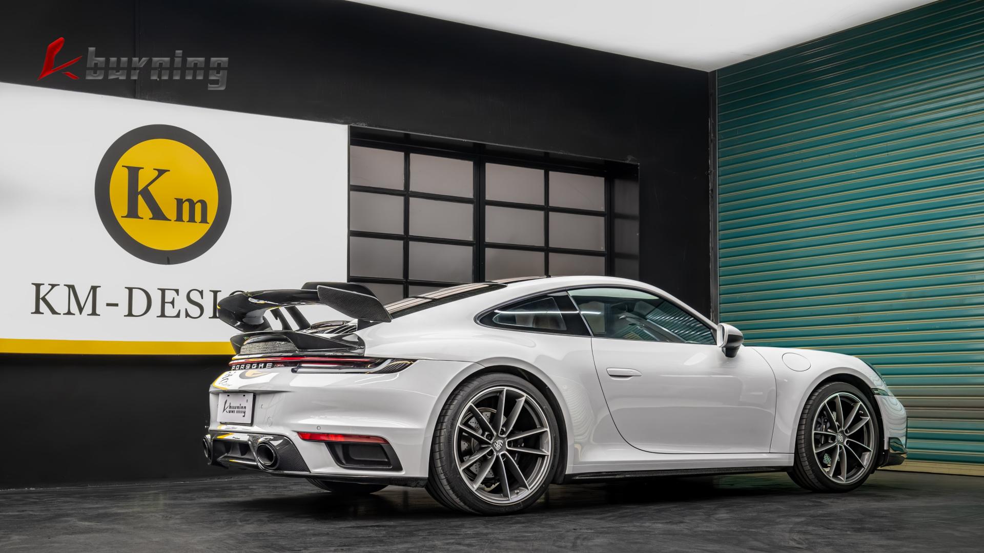 保时捷911 GT3碳纤维尾翼俘获车迷的目光