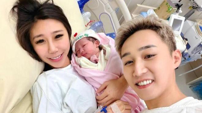 TVB帅气小生容天佑宣布当爸，凌晨收工急送老婆入院顺利生女