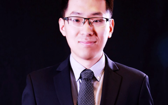 我是公司总监，但我的年终奖还不如实习生，等我交辞职报告的时候，老板面色大变：你的年终奖明明是一百万啊
