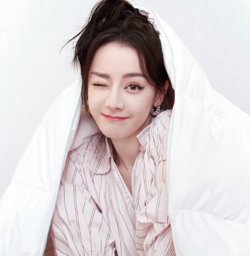 不知疲倦一次又一次，温柔而坚定地漫上我的心岸