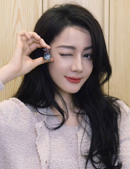 倘若不见轻舟过那我徒越万重山