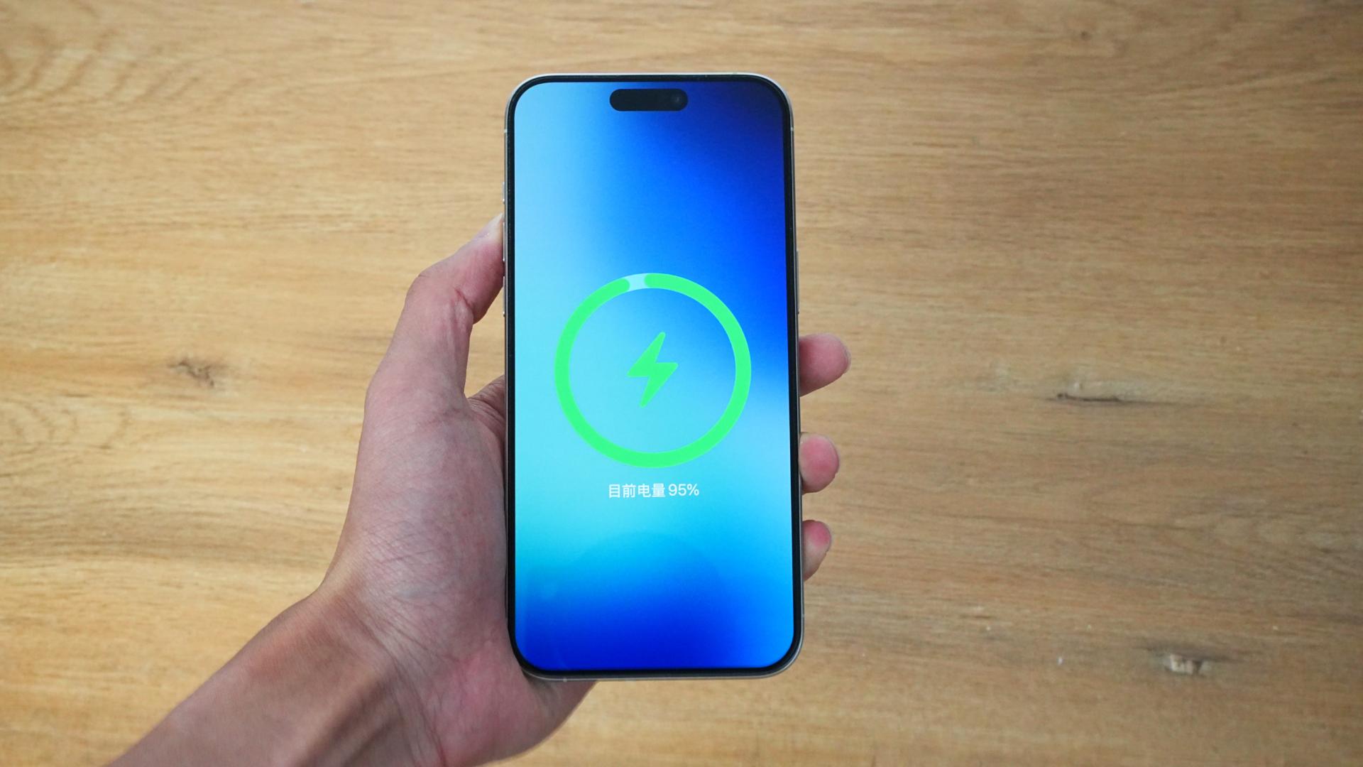 这台9.7mm的西圣PB-Air，满足了我对磁吸充电宝的所有幻想