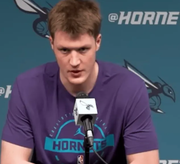 黄蜂球员康-克尼普尔在采访中谈到了自己对漫长赛季的感受：
“这是一个很漫长的赛季