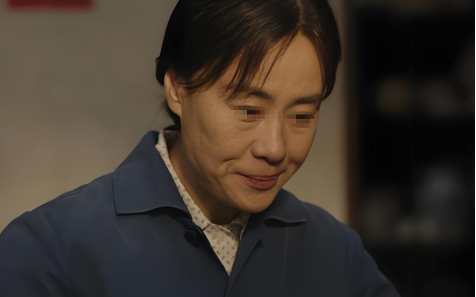 88年母亲年三十放走一小偷，18年后收到一包裹，打开后全家都懵了