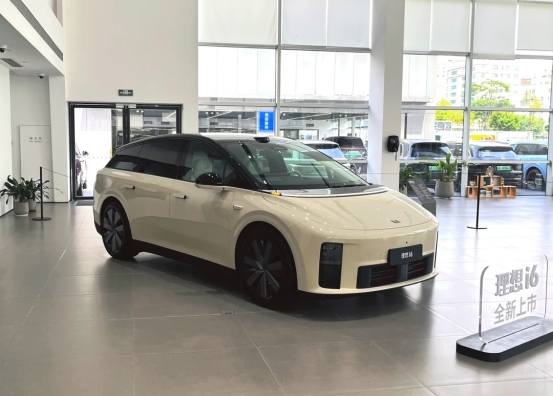 婚后第一台家用车，你们说我该选哪个？