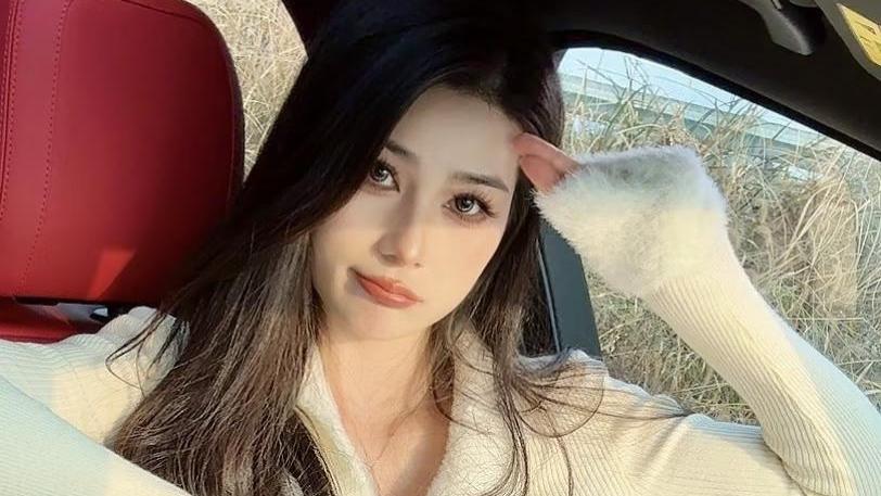 冬日暖阳，纯白甜酷休闲风穿搭