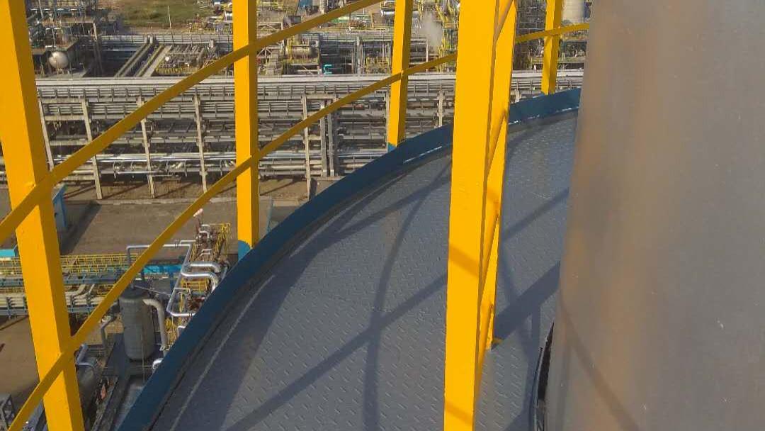 烟囱平台楼梯改造 筑牢高空作业安全通道