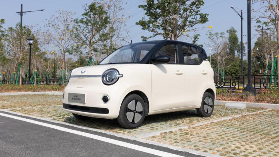 第五代五菱宏MINI EV，省钱好开还潮流
