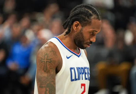 明日NBA常规赛，快船对阵独行侠的比赛即将开始。

赛前，快船记者Grant "