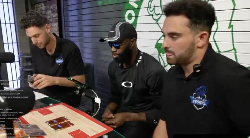 明日NBA常规赛，凯尔特人将对阵黄蜂。

凯尔特人球员杰伦-布朗在一档节目中谈到