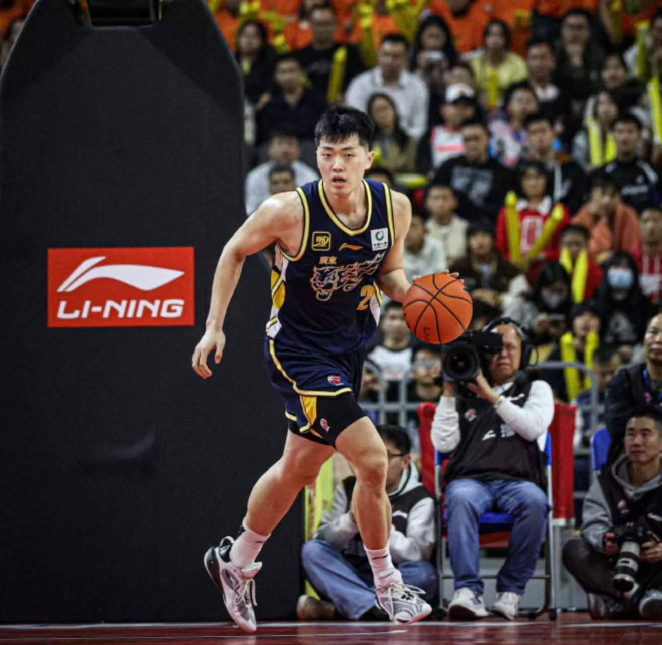  麦考首秀及格，徐杰状态低迷，张皓嘉位置稳固，内线被劳森打爆