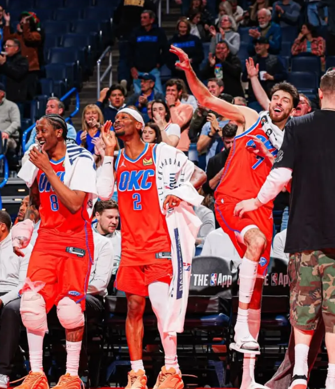 卡森的抢断王已经没有希望了

让我想起来前年的鸭梨，在最后一场之前都是领跑第一，