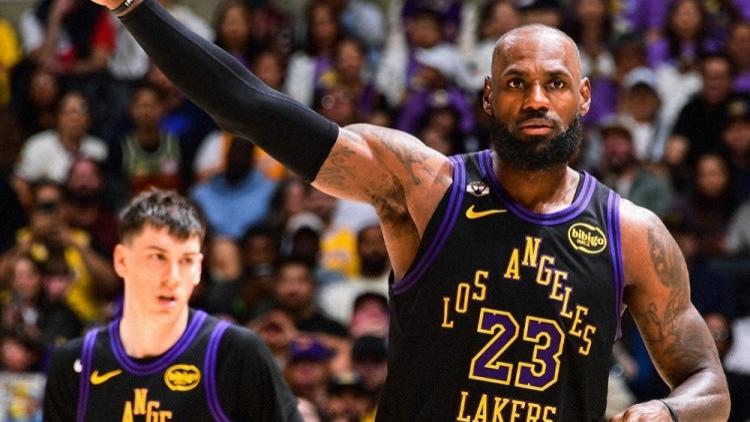 胜太阳3喜临门！詹姆斯轰28+6+12再创奇迹，湖人最后名额该给谁？