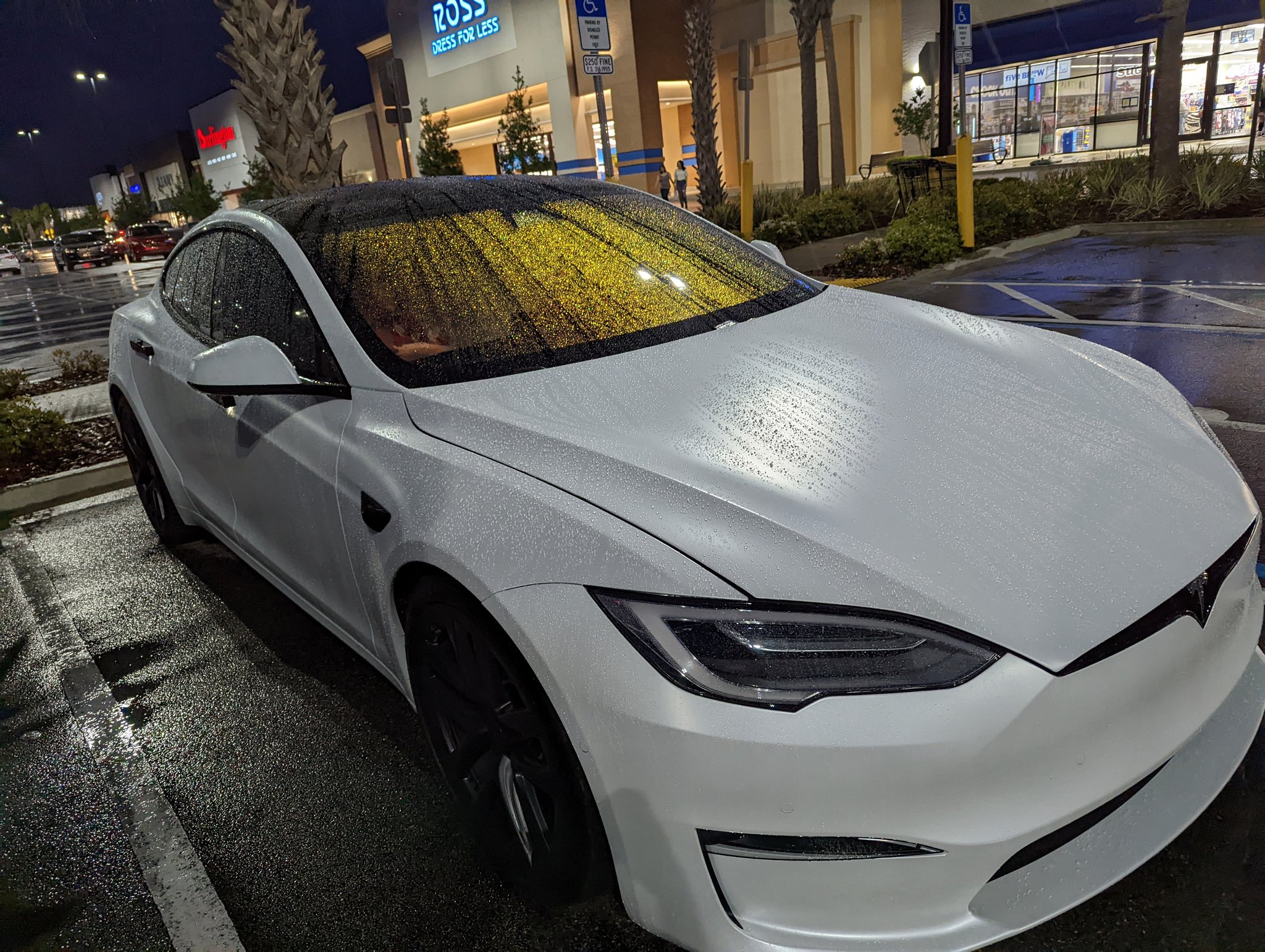 根据SMMT发布的英国新车注册数据，特斯拉在2026年3月的注册量为8599辆，