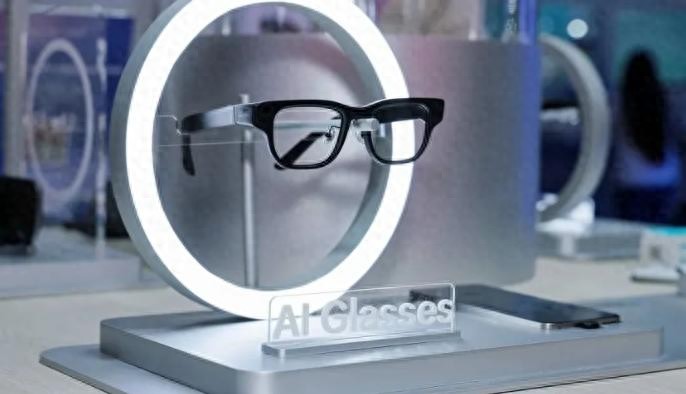 MWC 2026 AI眼镜竞相“比拼”，阿里/字节跳动/微美全息竞逐智能硬件蓝海市场